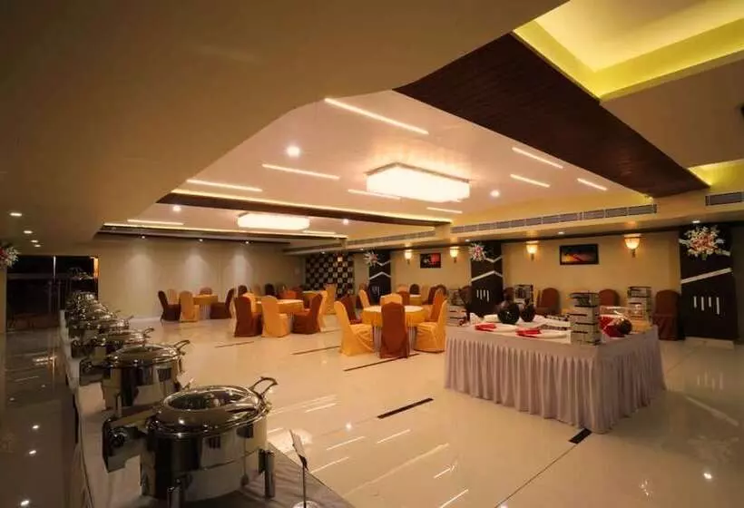 ホテル Vits Aradhana Auberge