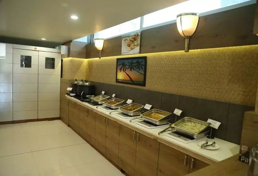 ホテル Vits Aradhana Auberge