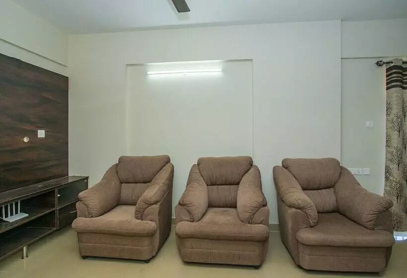 ホテル Oyo 23070 Ocean View Associates