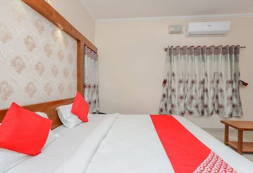 Hotell Oyo 24264 Monisha Residency