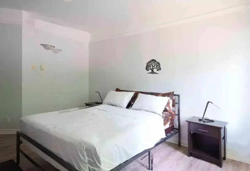 Hotelli Varennes Grand Montreal - Self Check-In