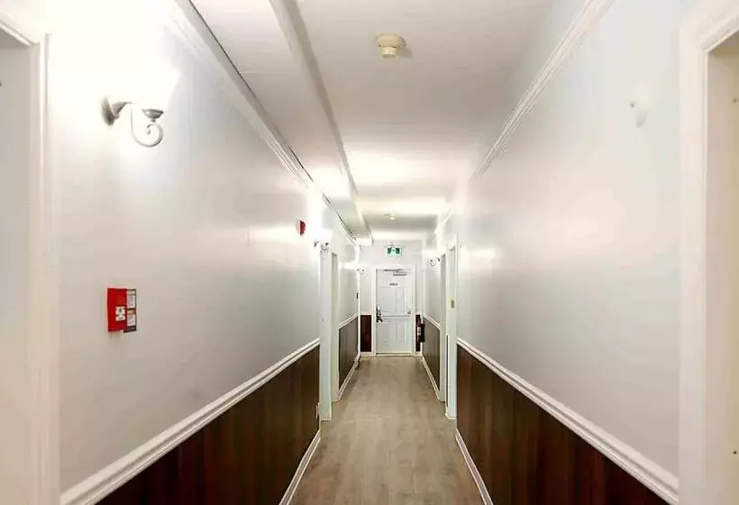 Hotelli Varennes Grand Montreal - Self Check-In