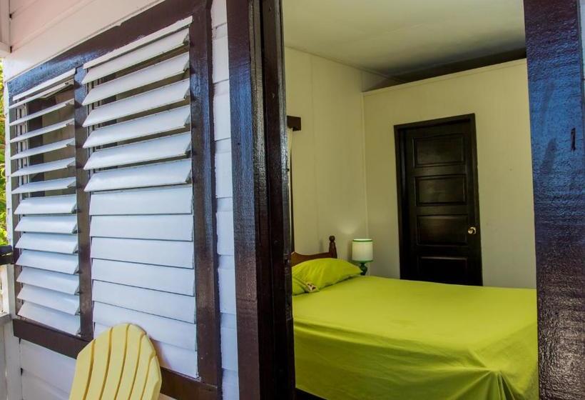 בית מלון כפרי Coastal Bay