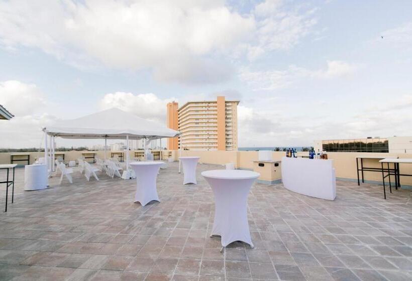 בית מלון כפרי Vistalmar Beach Resort