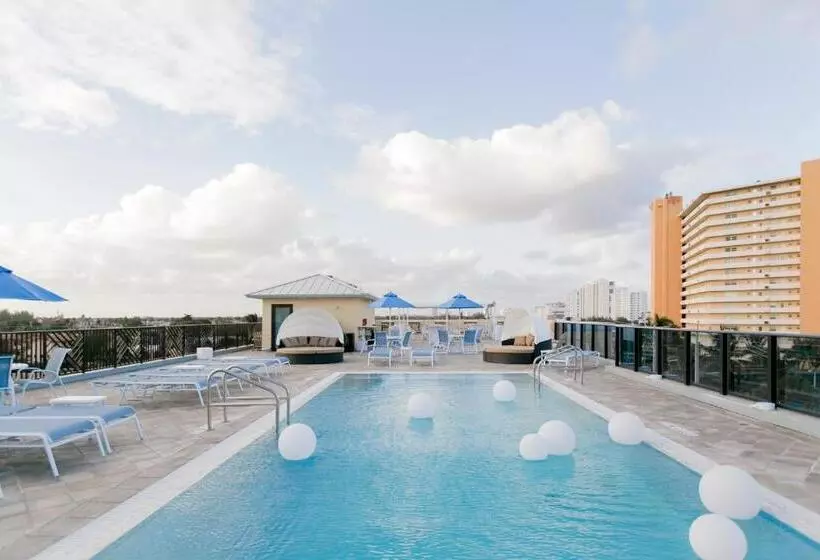 Hotelli Vistalmar Beach Resort