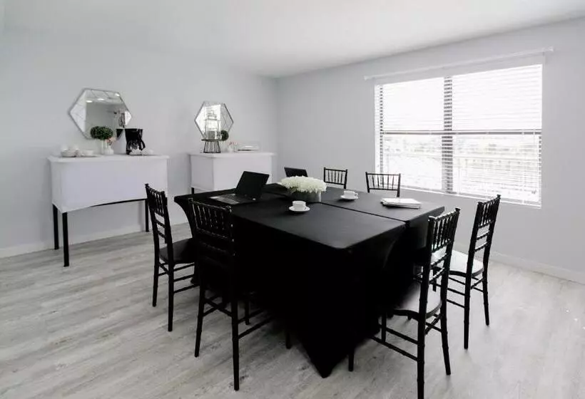 Hotelli Vistalmar Beach Resort