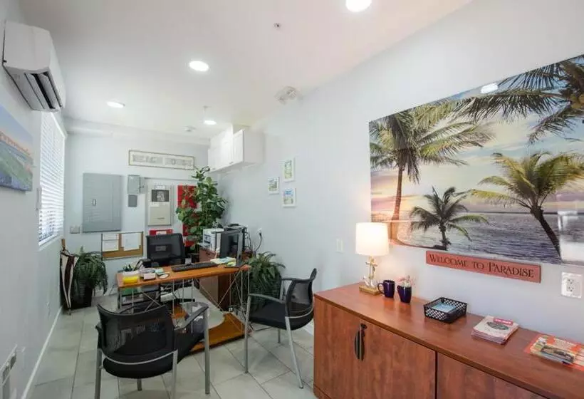 Hotelli Vistalmar Beach Resort