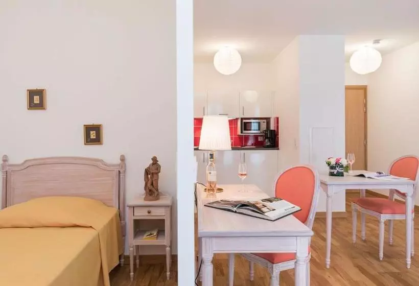 Medicis Home Nice Saint  Laurent  Du  Var