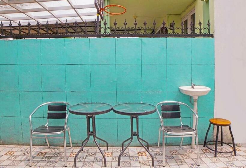 פנסיון Reddoorz Near Universitas Medan Area