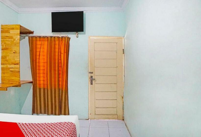 פנסיון Reddoorz Near Universitas Medan Area