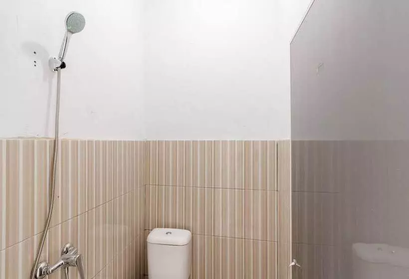 ペンション Reddoorz Near Universitas Medan Area