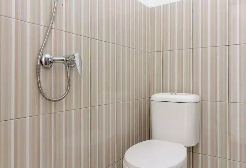 ペンション Reddoorz Near Universitas Medan Area