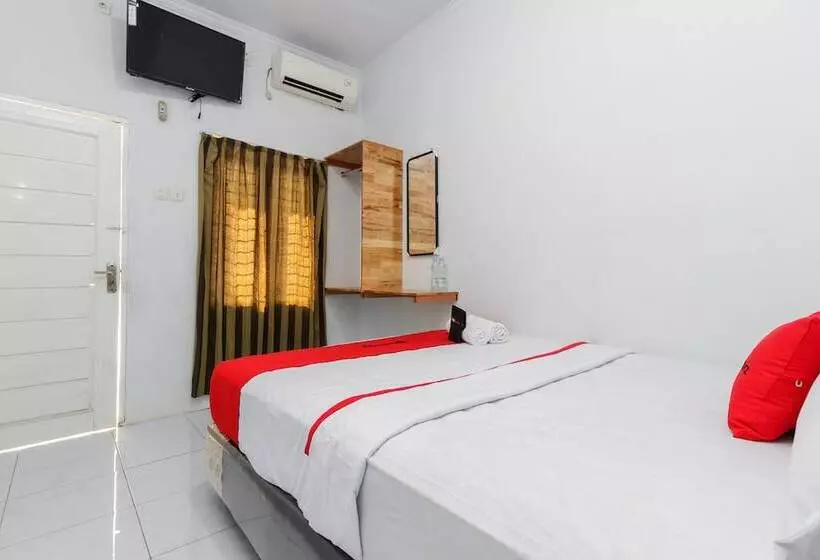 ペンション Reddoorz Near Universitas Medan Area