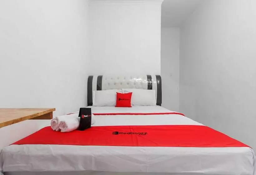 ペンション Reddoorz Near Universitas Medan Area