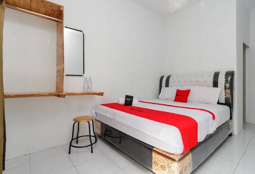 פנסיון Reddoorz Near Universitas Medan Area