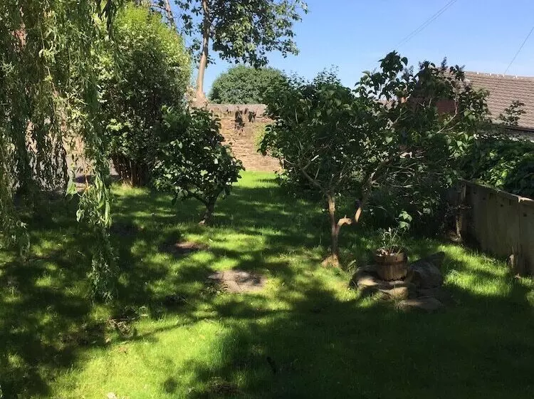 ベッドアンドブレックファースト Chimneys Guest House