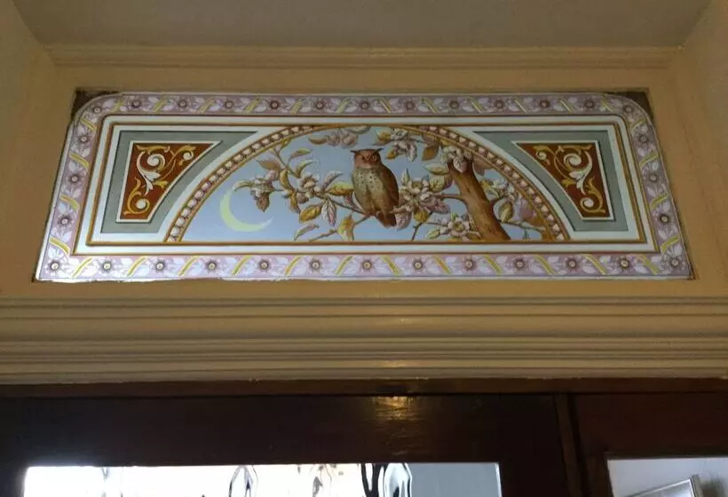 ベッドアンドブレックファースト Chimneys Guest House