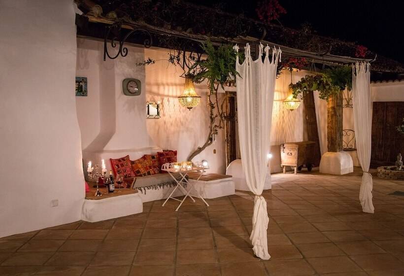 Boutique Hotel Rancho Los Lobos