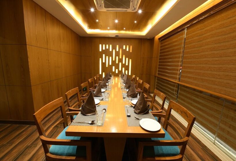 هتل Surestay Plus By Best Western Amritsar