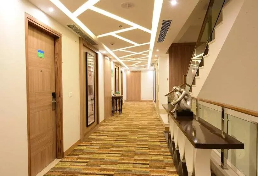 هتل Surestay Plus By Best Western Amritsar