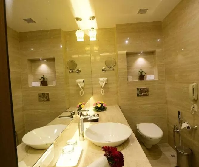 هتل Surestay Plus By Best Western Amritsar