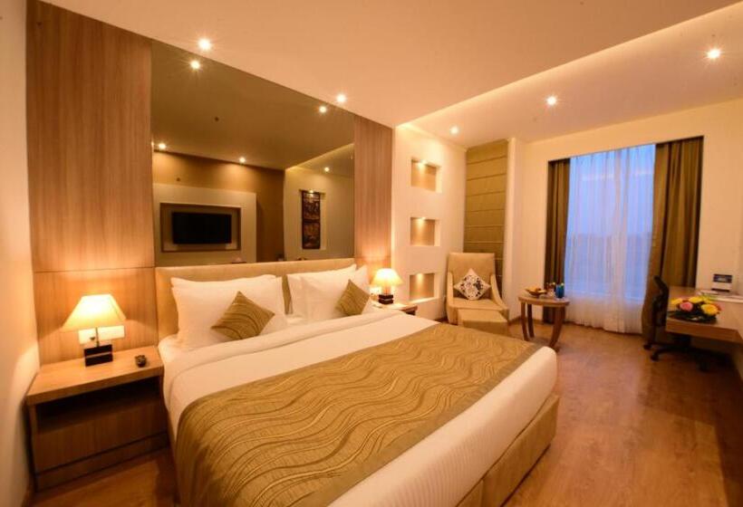 هتل Surestay Plus By Best Western Amritsar