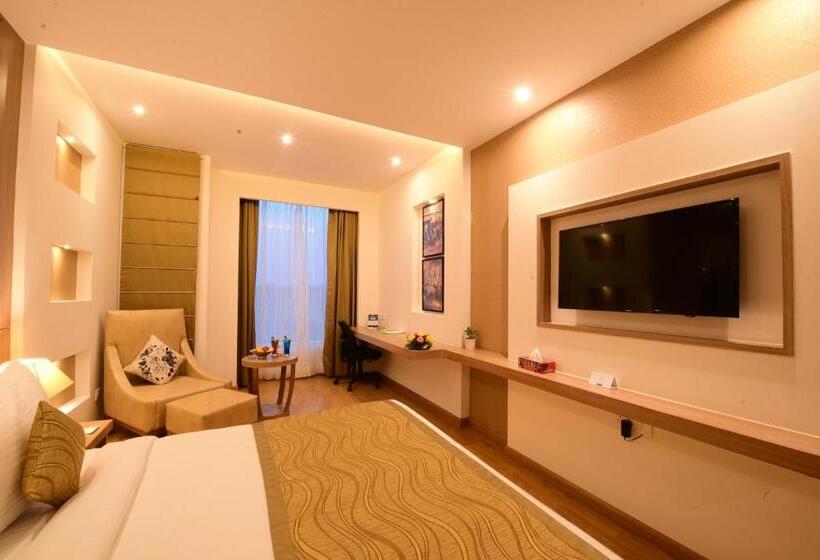 هتل Surestay Plus By Best Western Amritsar