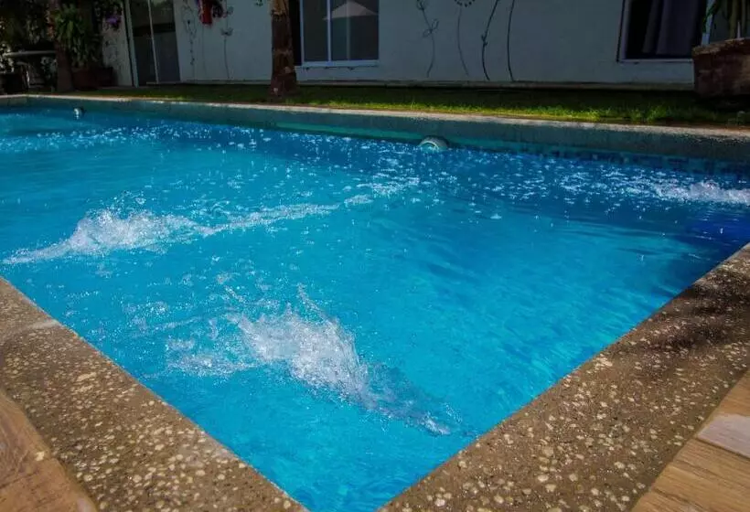 هتل Villas Mariposas