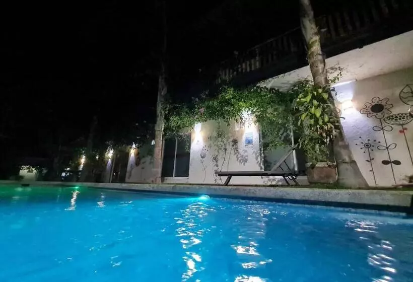 هتل Villas Mariposas