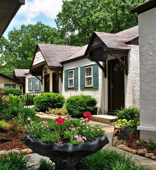 Общежитие Riverview Inn