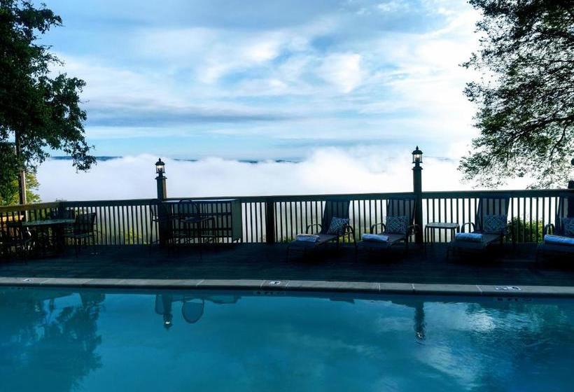 Общежитие Riverview Inn