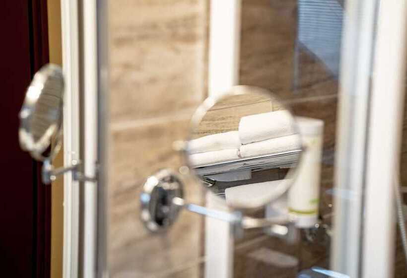 Areo Hotel & Restaurant