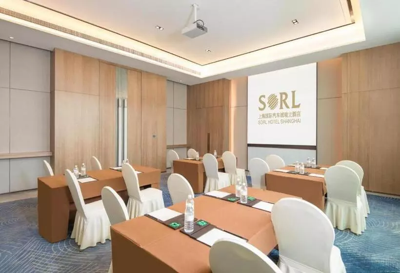 هتل Auto City Ruili