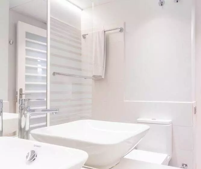 ホテル Serennia Fira Gran Via Exclusive Rooms