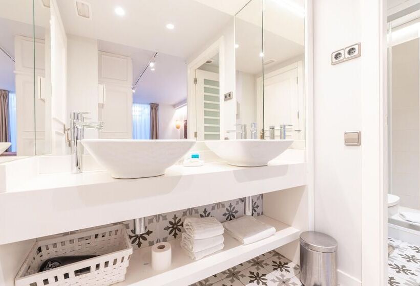 فندق Serennia Fira Gran Via Exclusive Rooms