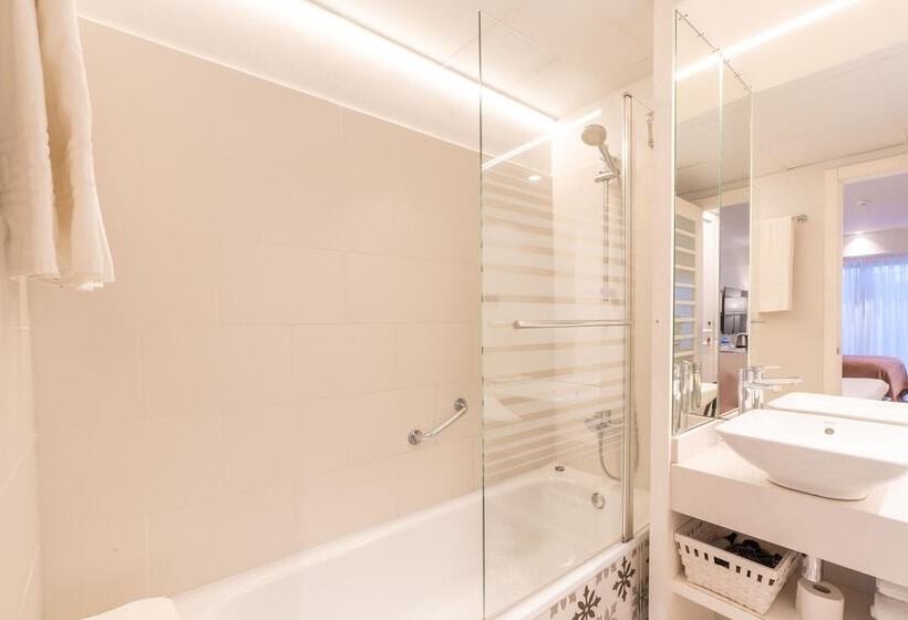 فندق Serennia Fira Gran Via Exclusive Rooms