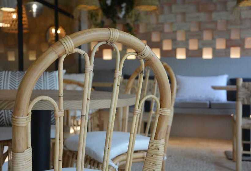 فندق You & Co. Saler Beach Boutique