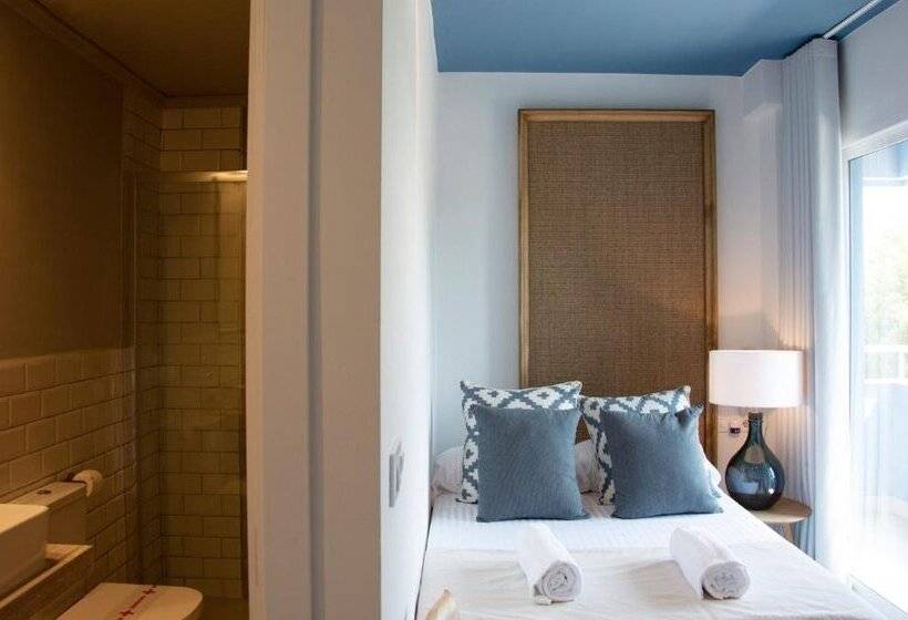 هتل You & Co. Saler Beach Boutique