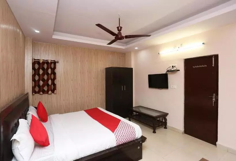 Oyo 22078 Hotel Grand