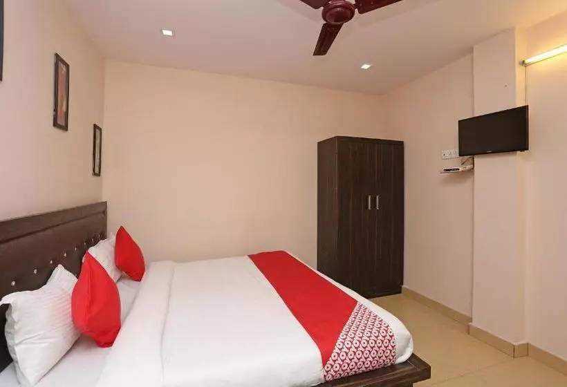 Oyo 22078 Hotel Grand