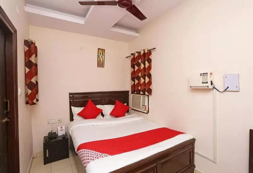 Oyo 22078 Hotel Grand