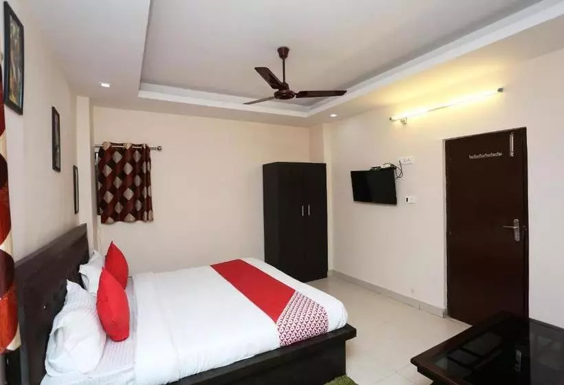 Oyo 22078 Hotel Grand