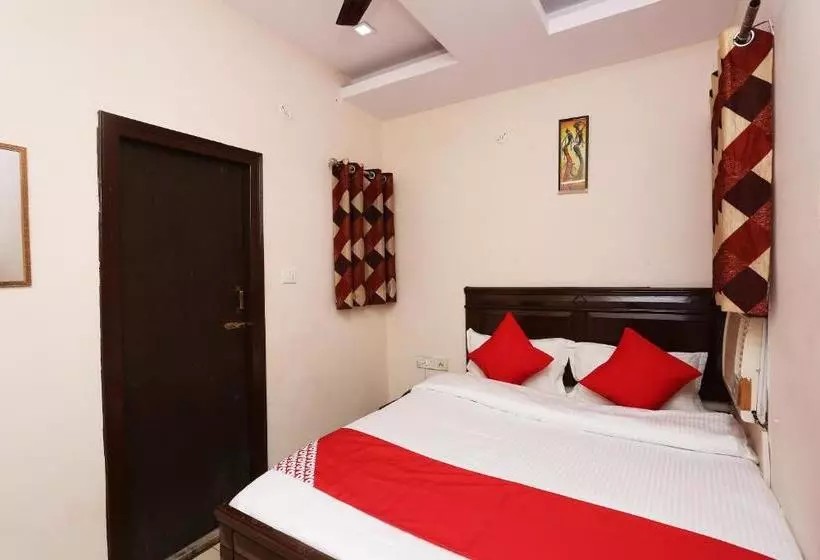 Oyo 22078 Hotel Grand
