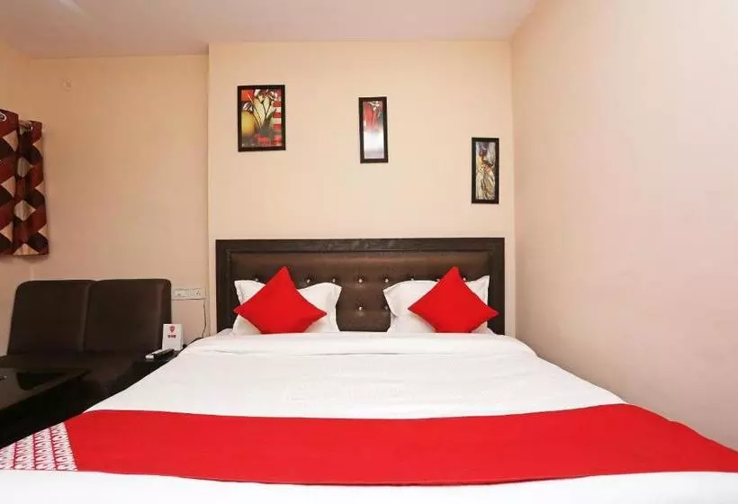 Oyo 22078 Hotel Grand