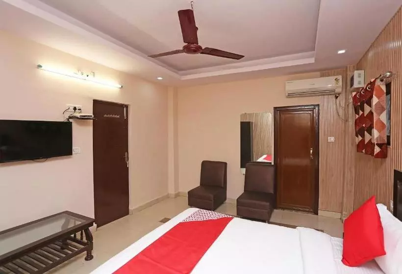 Oyo 22078 Hotel Grand