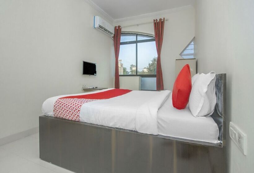 Hotel Capital O 22772  Vasantdashmi