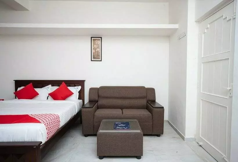 ホテル Oyo 24168 Amrita Inn