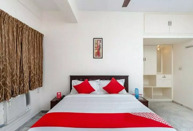 ホテル Oyo 24168 Amrita Inn