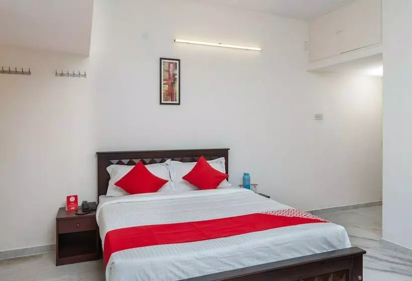 ホテル Oyo 24168 Amrita Inn