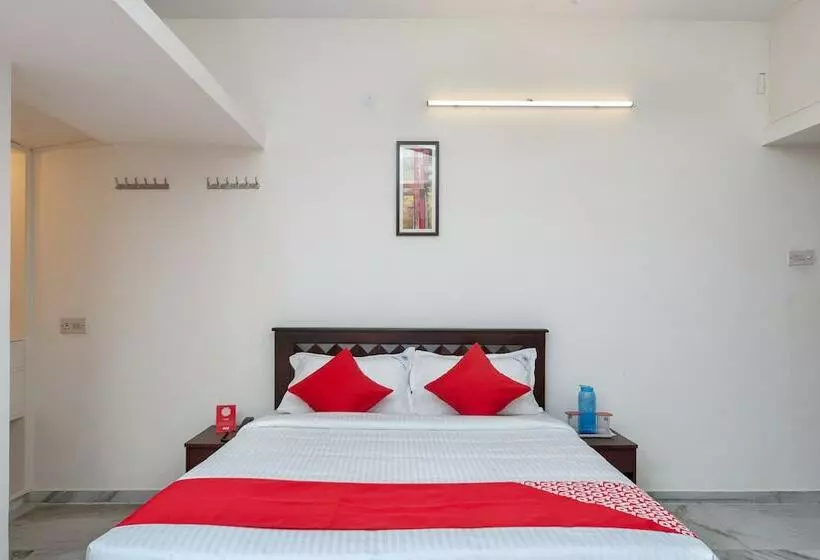 ホテル Oyo 24168 Amrita Inn